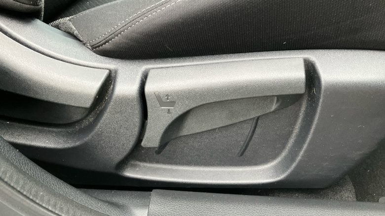 Nissan Qashqai 1.5 dCi N-Connecta 5dr Diesel Hatchback